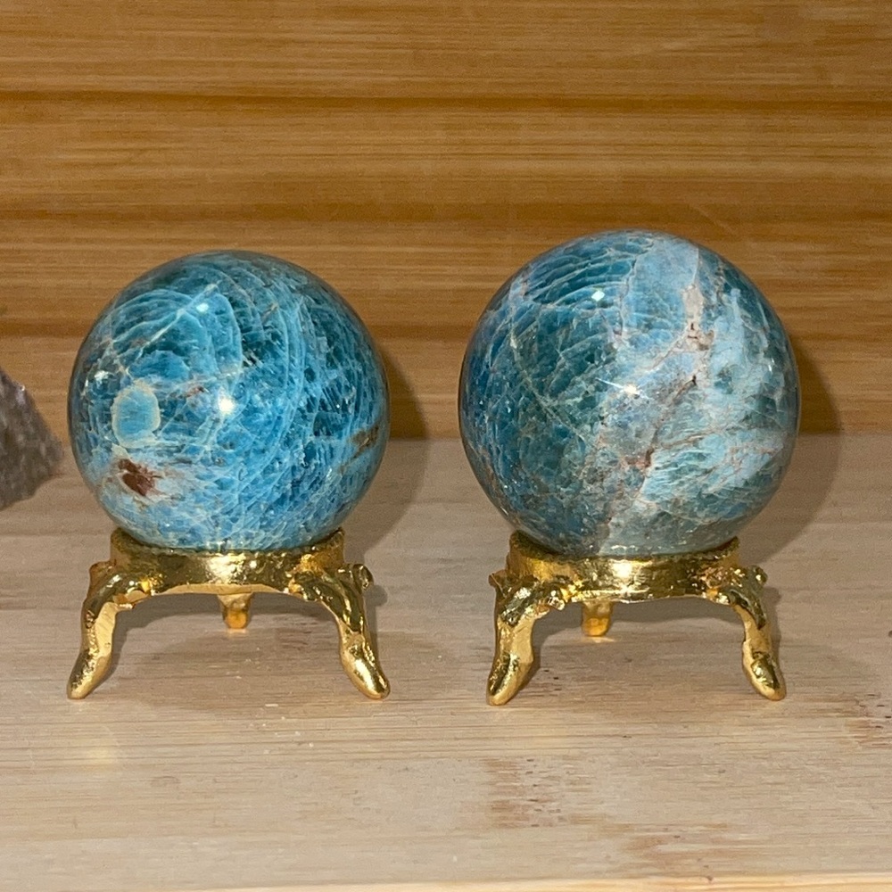Neon Blue Apatite Sphere 🩵 w/ Gemmy Areas everywhere - Picture 5 of 12